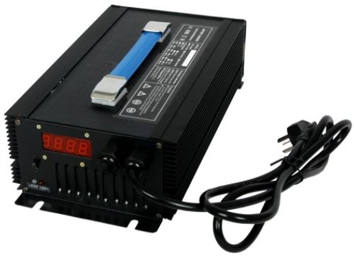 電池充電器的電流類型與正負(fù)極識(shí)別指南